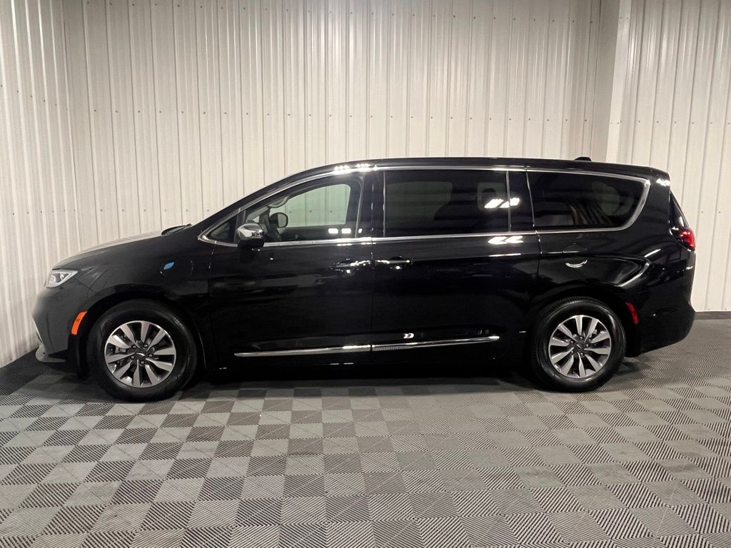 Certified 2023 Chrysler Pacifica Hybrid Limited with VIN 2C4RC1S76PR605557 for sale in Celina, OH