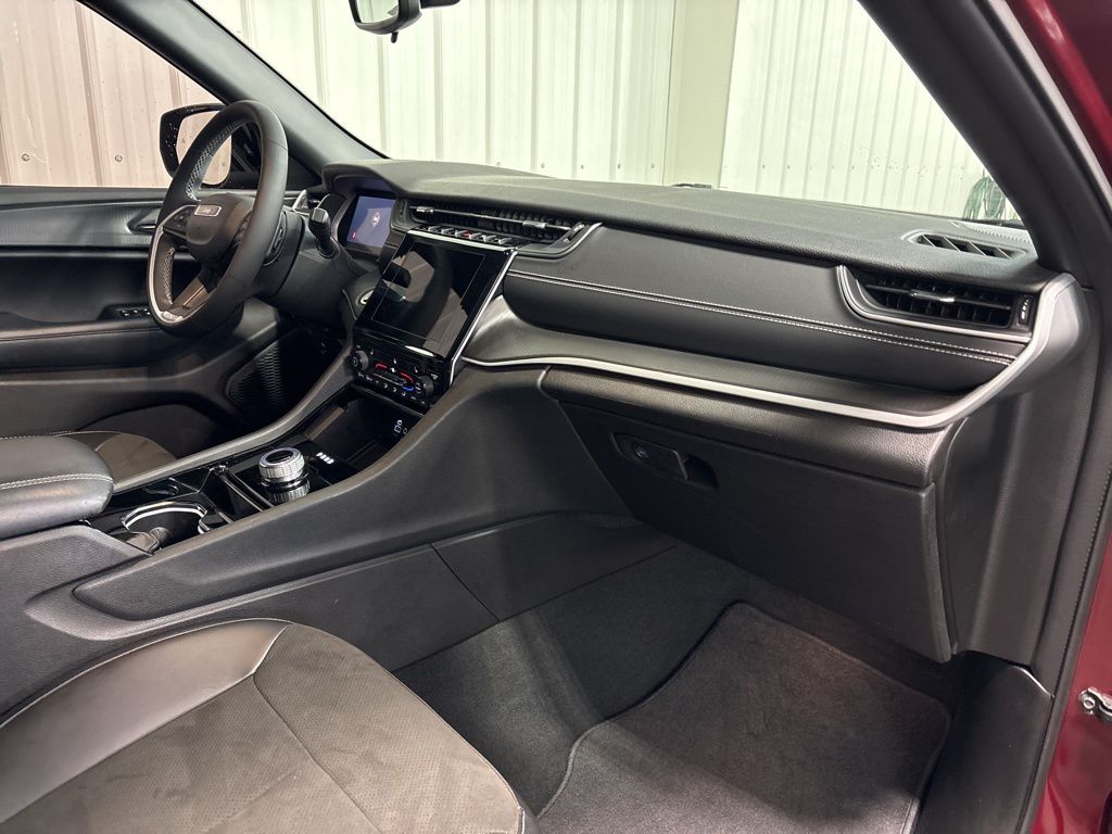 2023 Jeep Grand Cherokee Altitude - Photo 13
