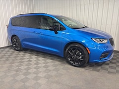 2026 Chrysler Pacifica Select Passenger Van