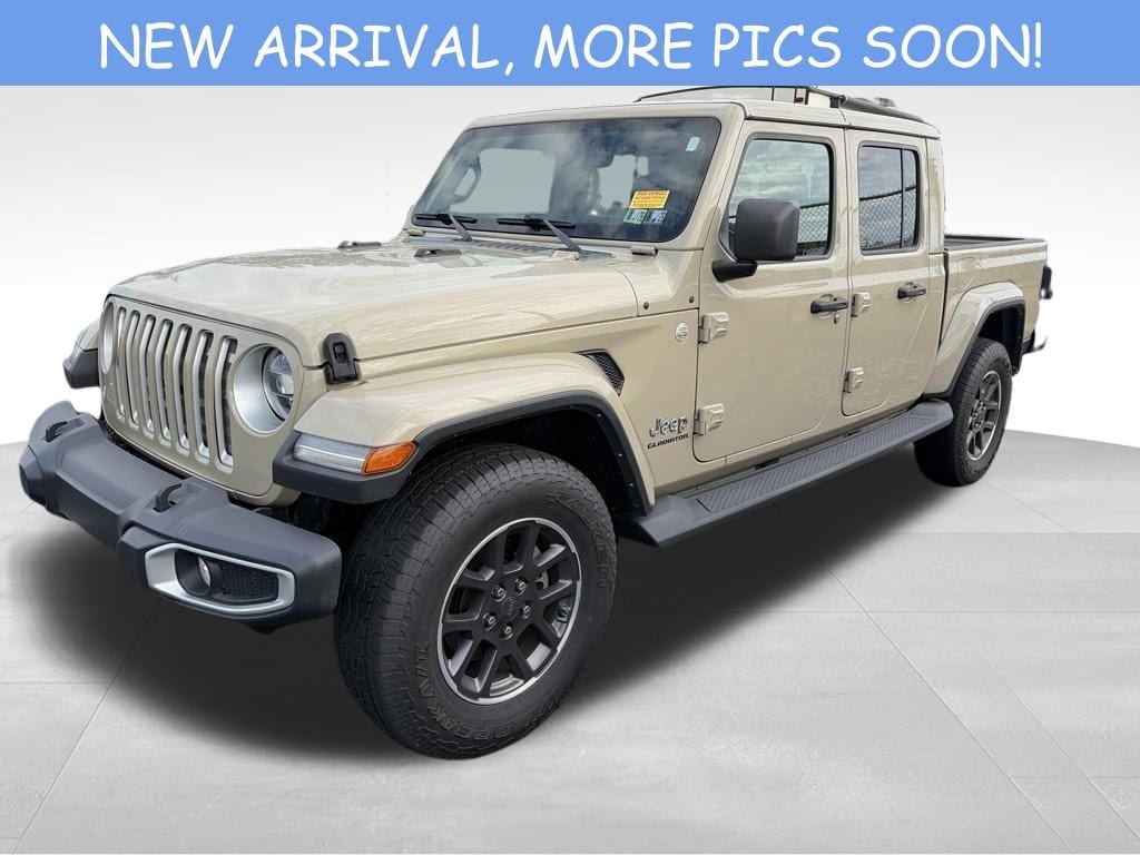 2022 Jeep Gladiator Overland's photo
