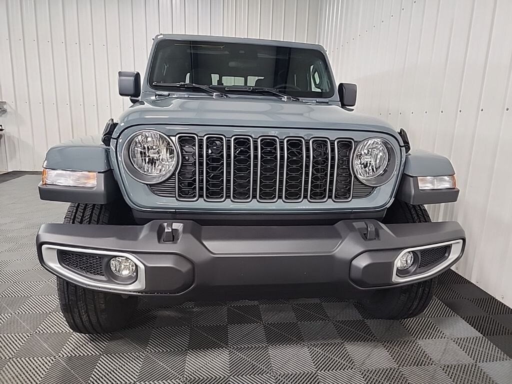 New 2025 Jeep Gladiator Sport S Pickup