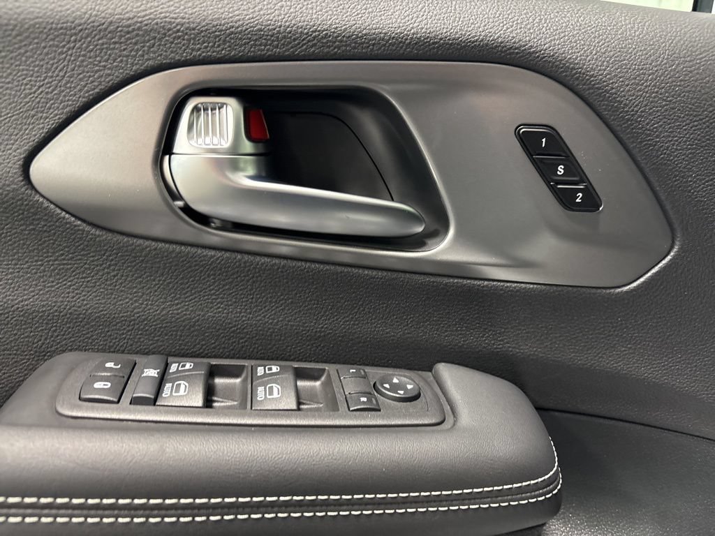 2026 Chrysler Pacifica Select - Photo 11