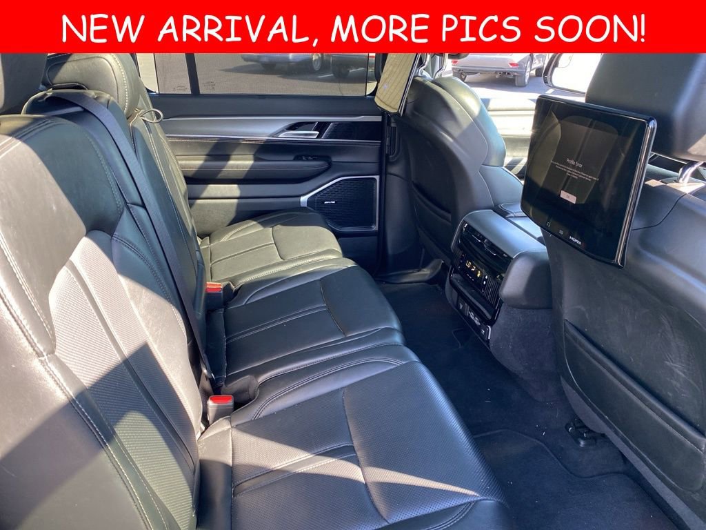 2023 Jeep Wagoneer Series II Carbide photo 2