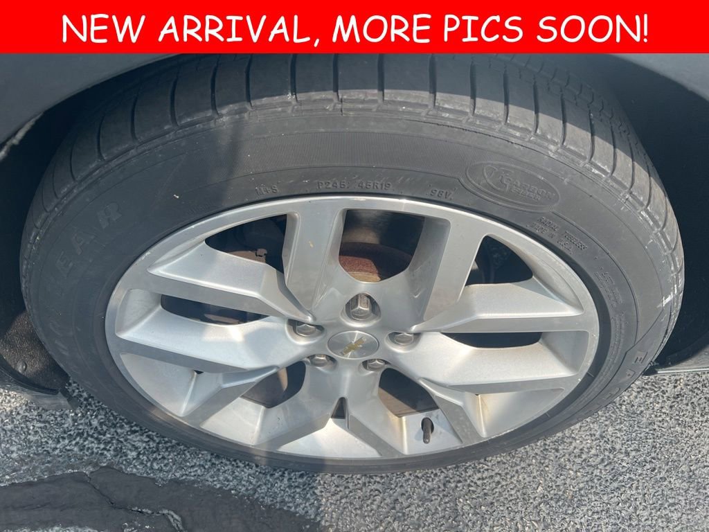 2019 Chevrolet Impala Premier photo 2
