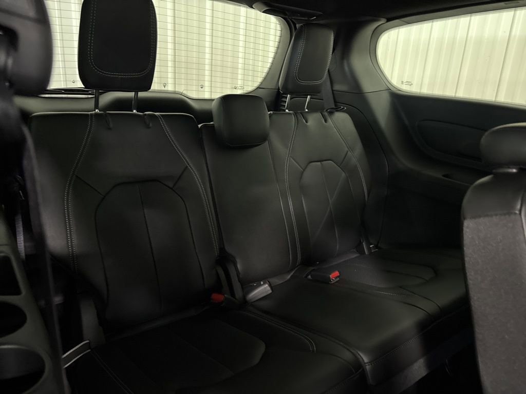 2026 Chrysler Pacifica Select - Photo 19