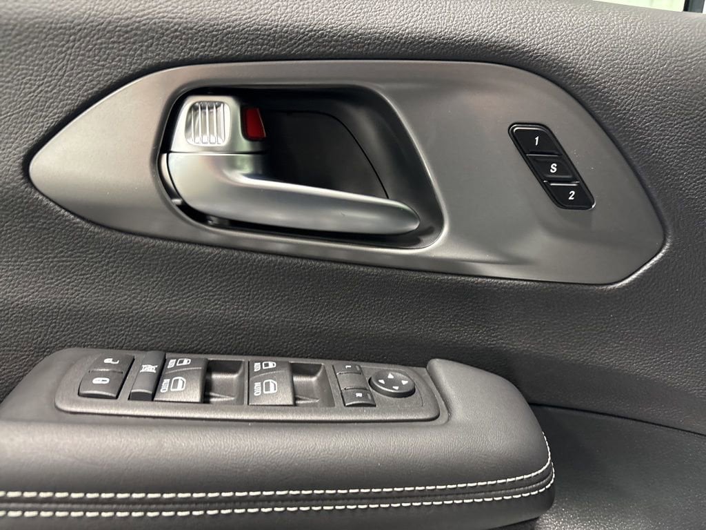 2026 Chrysler Pacifica Select - Photo 11