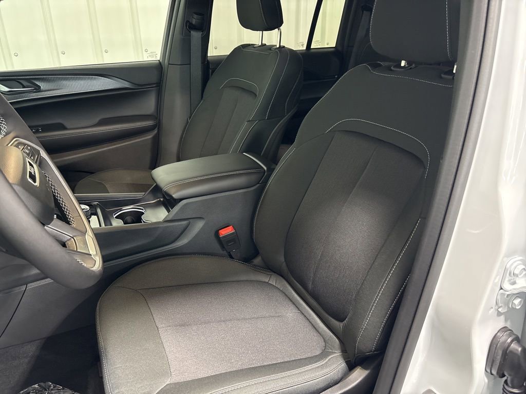 2025 Jeep Grand Cherokee Laredo - Photo 10