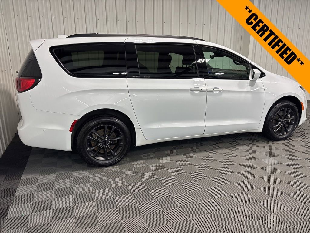 2020 Chrysler Pacifica Touring L photo 4