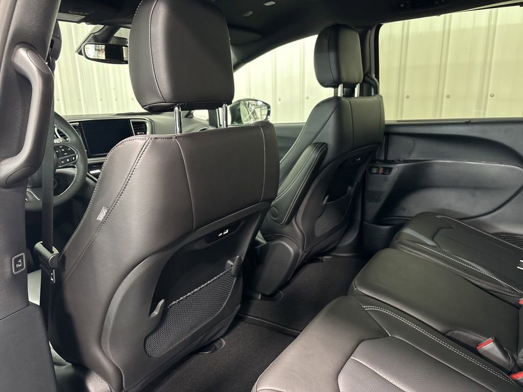 2026 Chrysler Pacifica Select - Photo 12