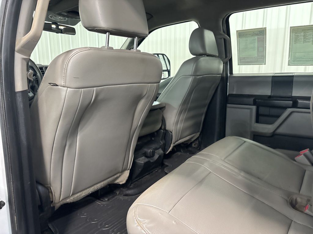 2017 Ford F-550 - Photo 10
