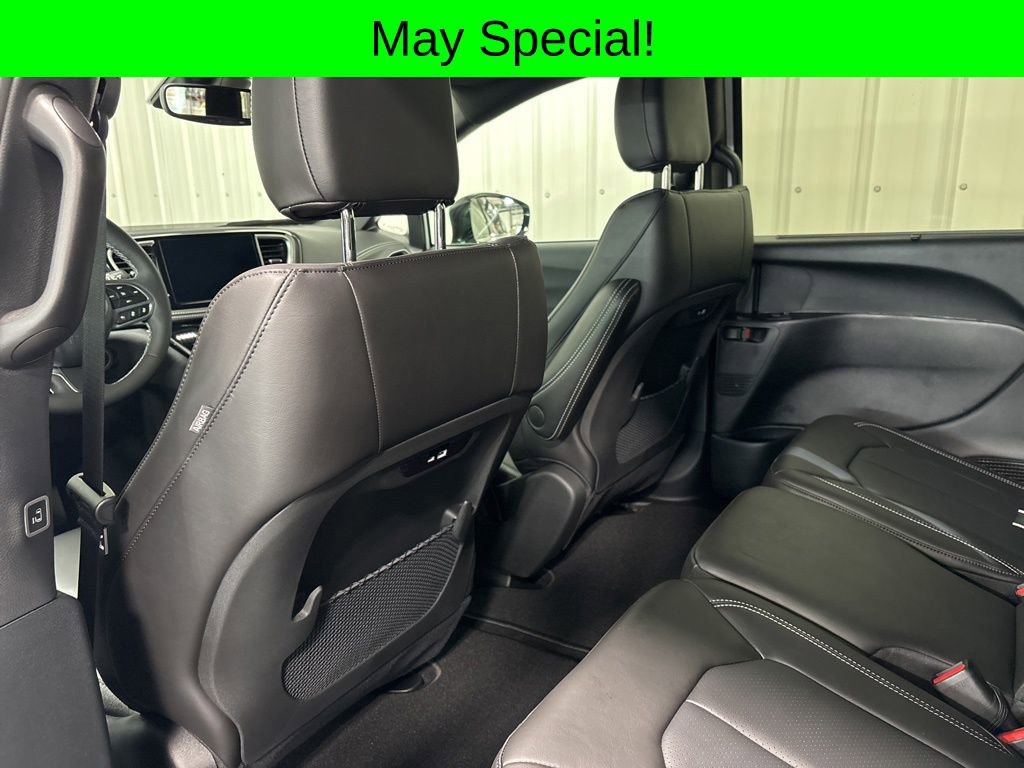 2026 Chrysler Pacifica Select - Photo 12