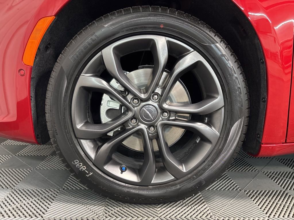 2026 Chrysler Pacifica photo 2