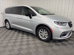 2026 Chrysler Pacifica Select Passenger Van