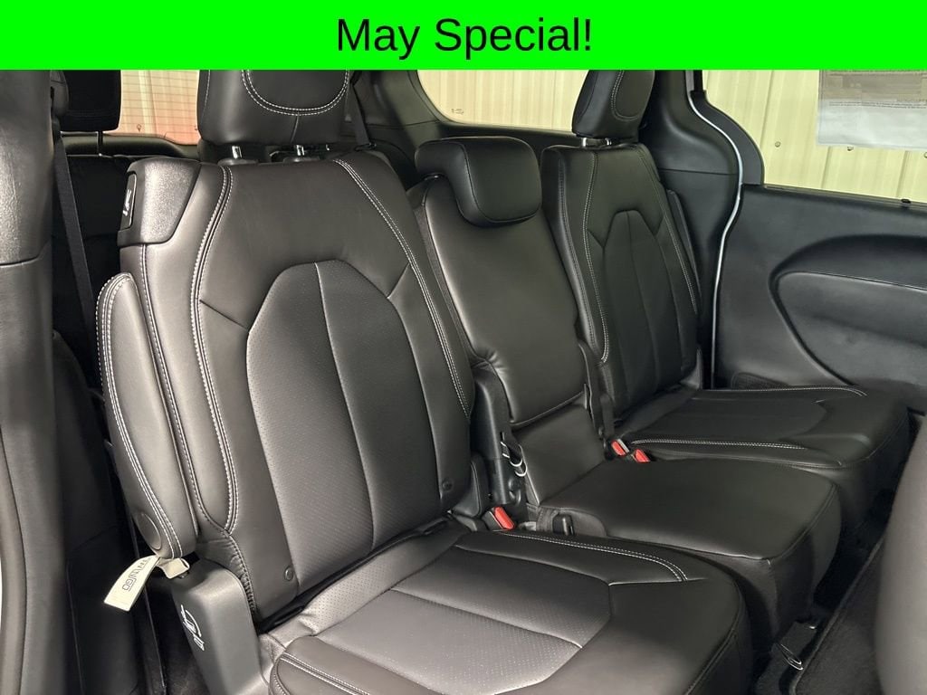 2026 Chrysler Pacifica Select - Photo 18