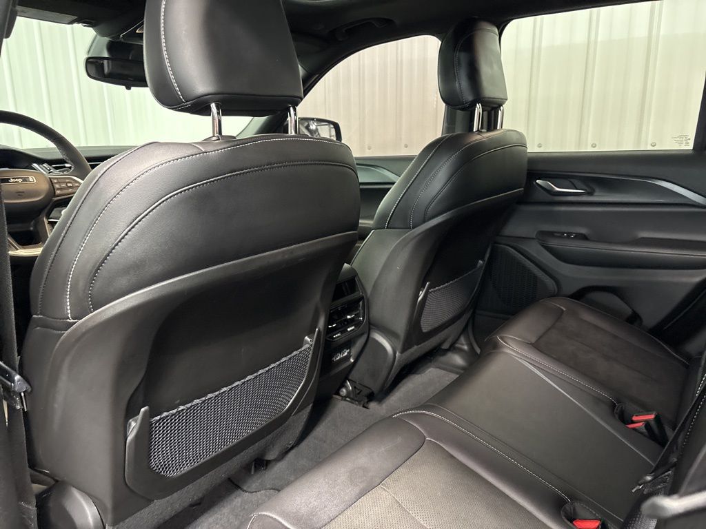 2023 Jeep Grand Cherokee Altitude - Photo 11