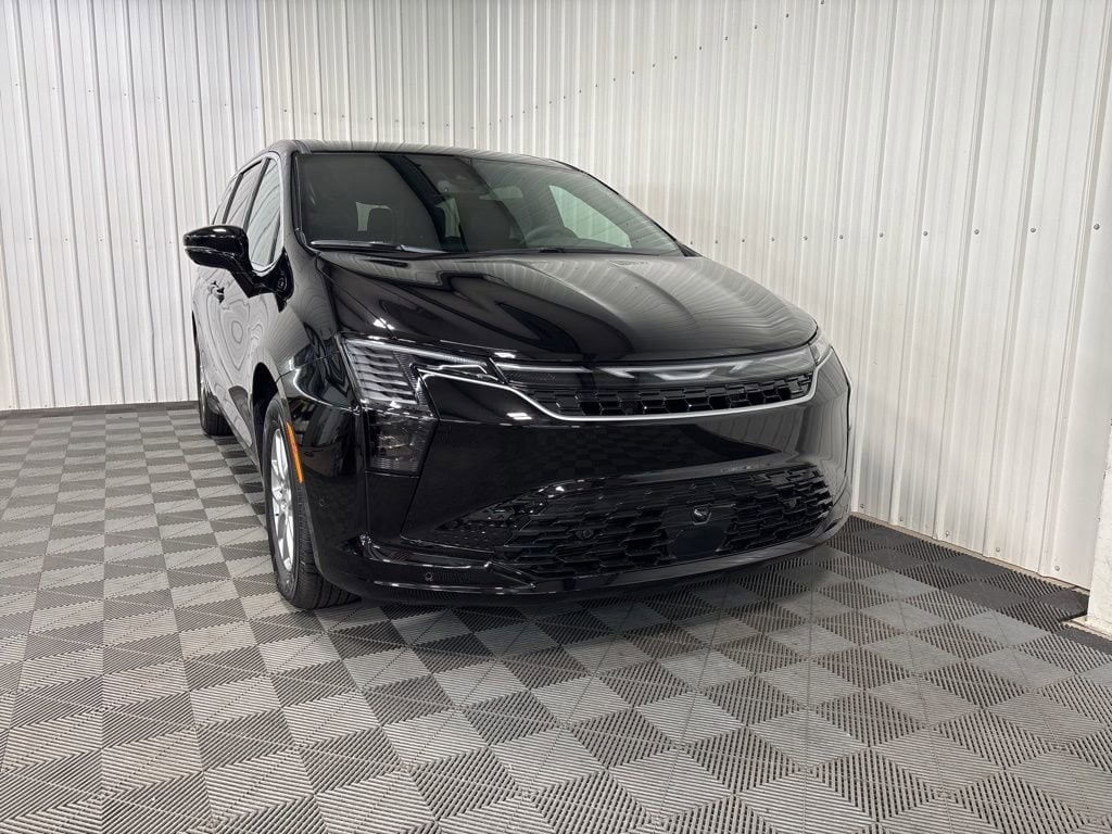 2027 Chrysler Pacifica Select's photo