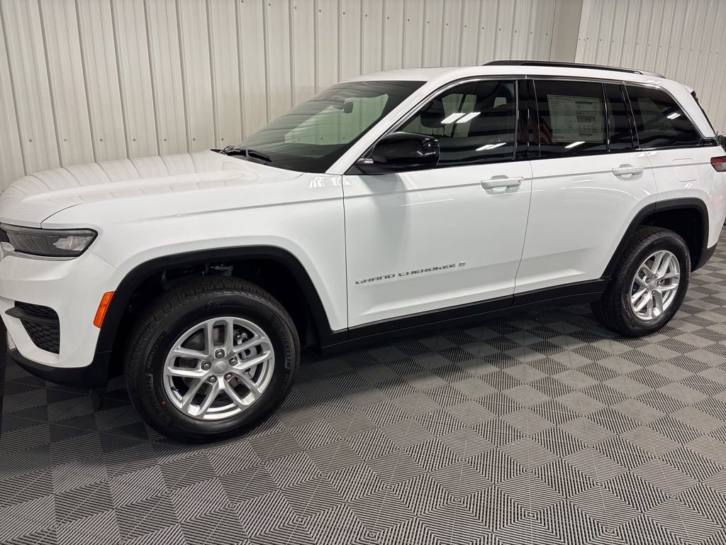 2025 Jeep Grand Cherokee Laredo - Photo 6