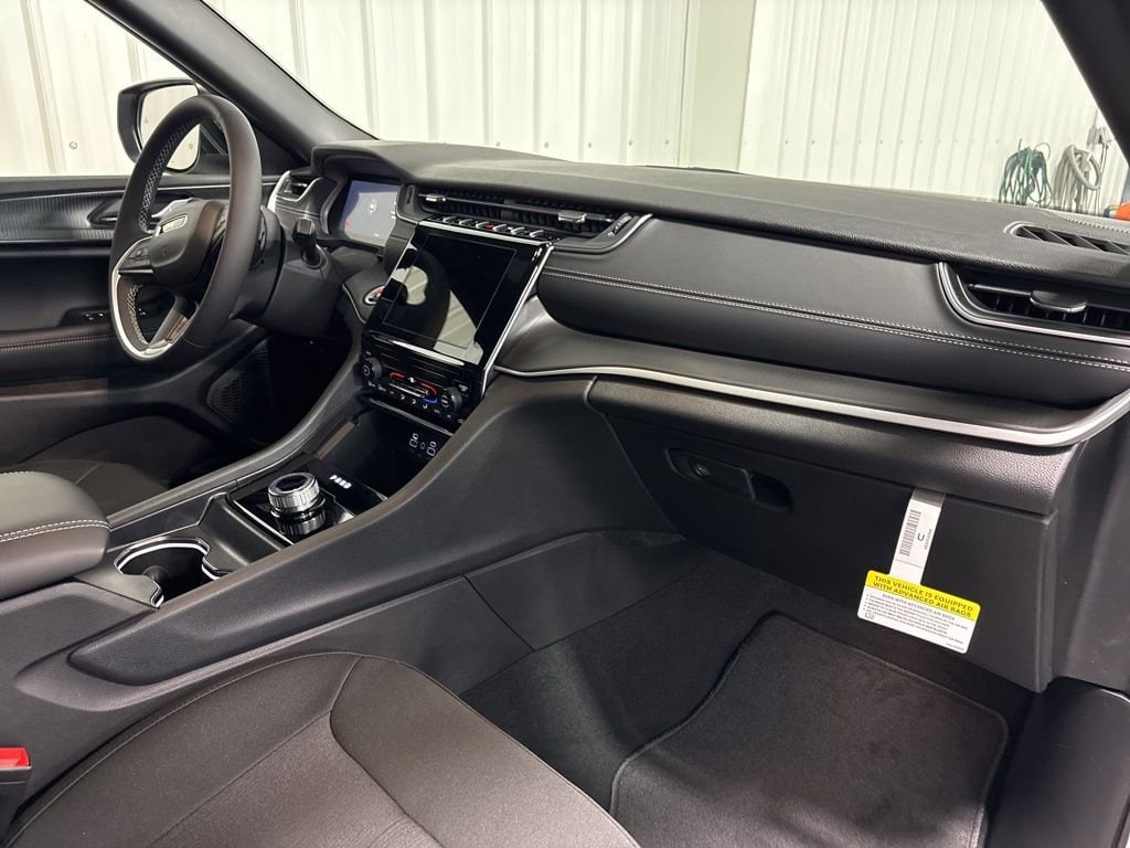 2025 Jeep Grand Cherokee Laredo - Photo 16