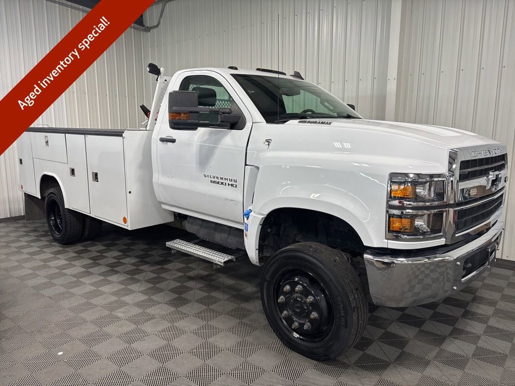 2023 Chevrolet Silverado 4500 Medium Duty Chassis Cab Work Truck's photo