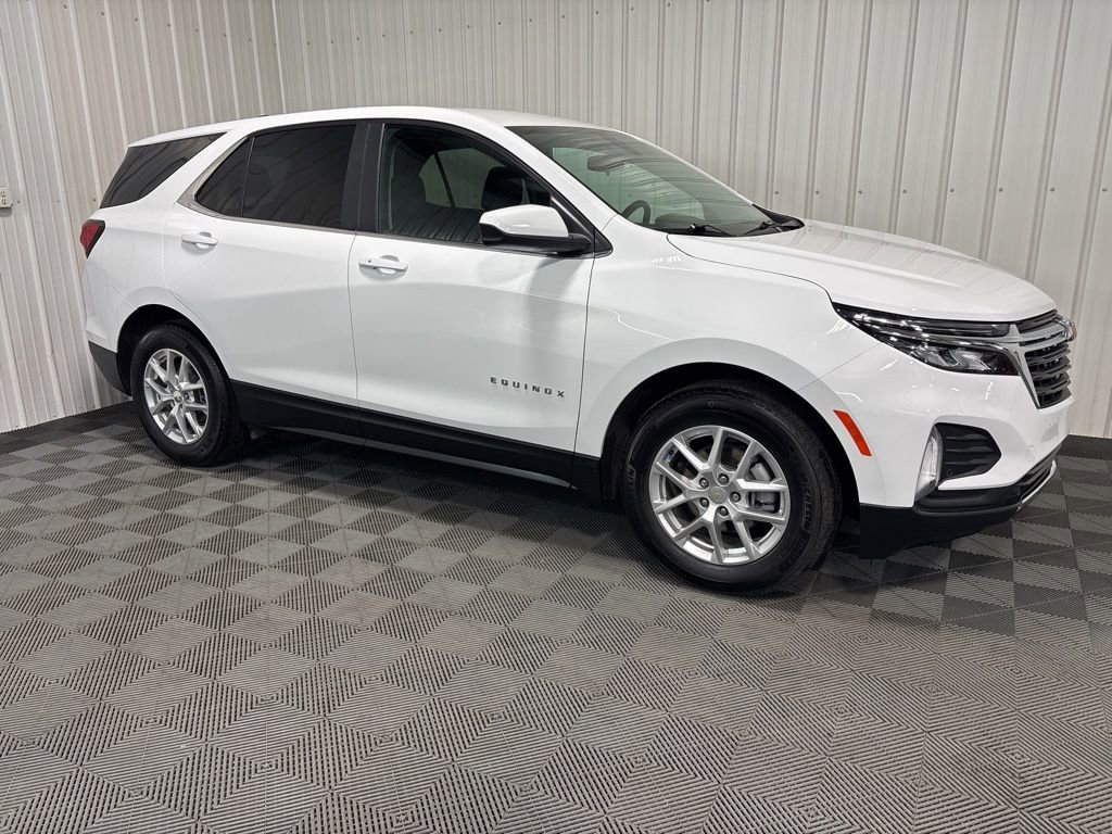 2024 Chevrolet Equinox LT's photo