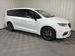 2026 Chrysler Pacifica Select Passenger Van