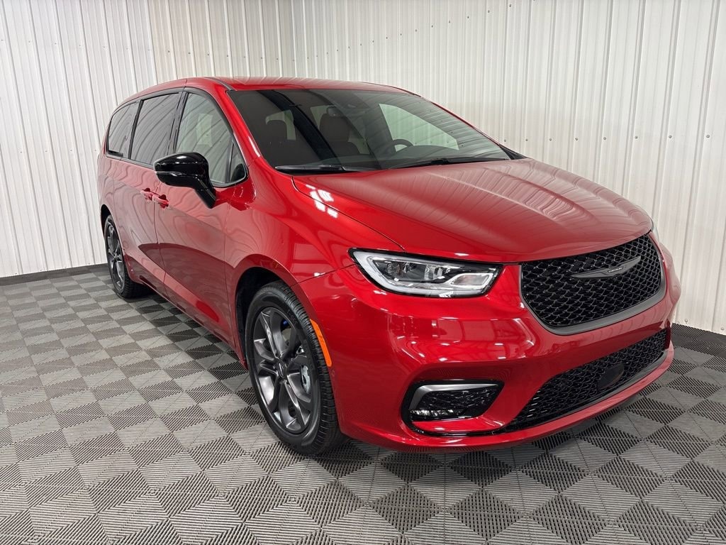 New 2026 Chrysler Pacifica Select Passenger Van