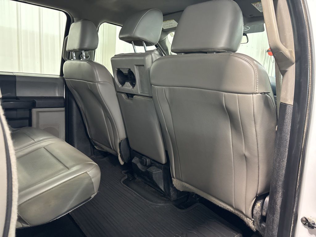 2017 Ford F-550 - Photo 14