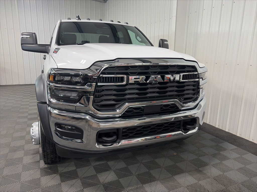 2026 Ram 5500 Tradesman photo 2