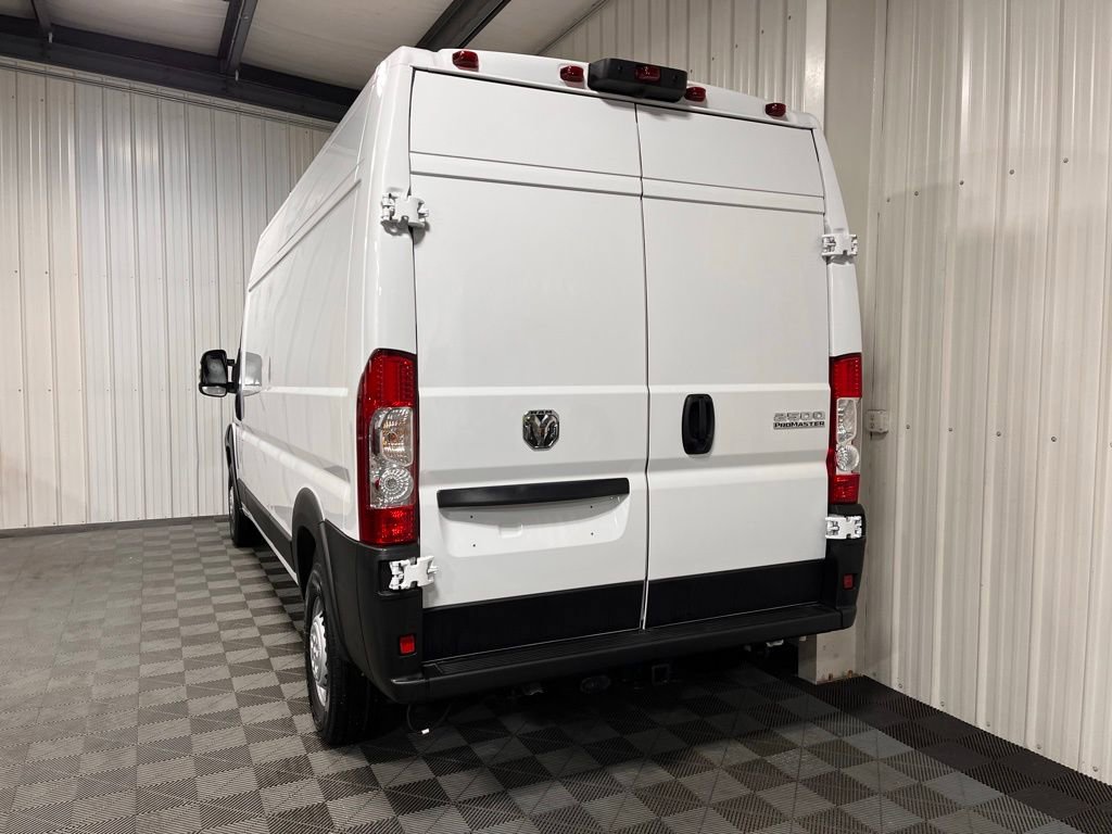 2025 Ram ProMaster 2500 photo 3