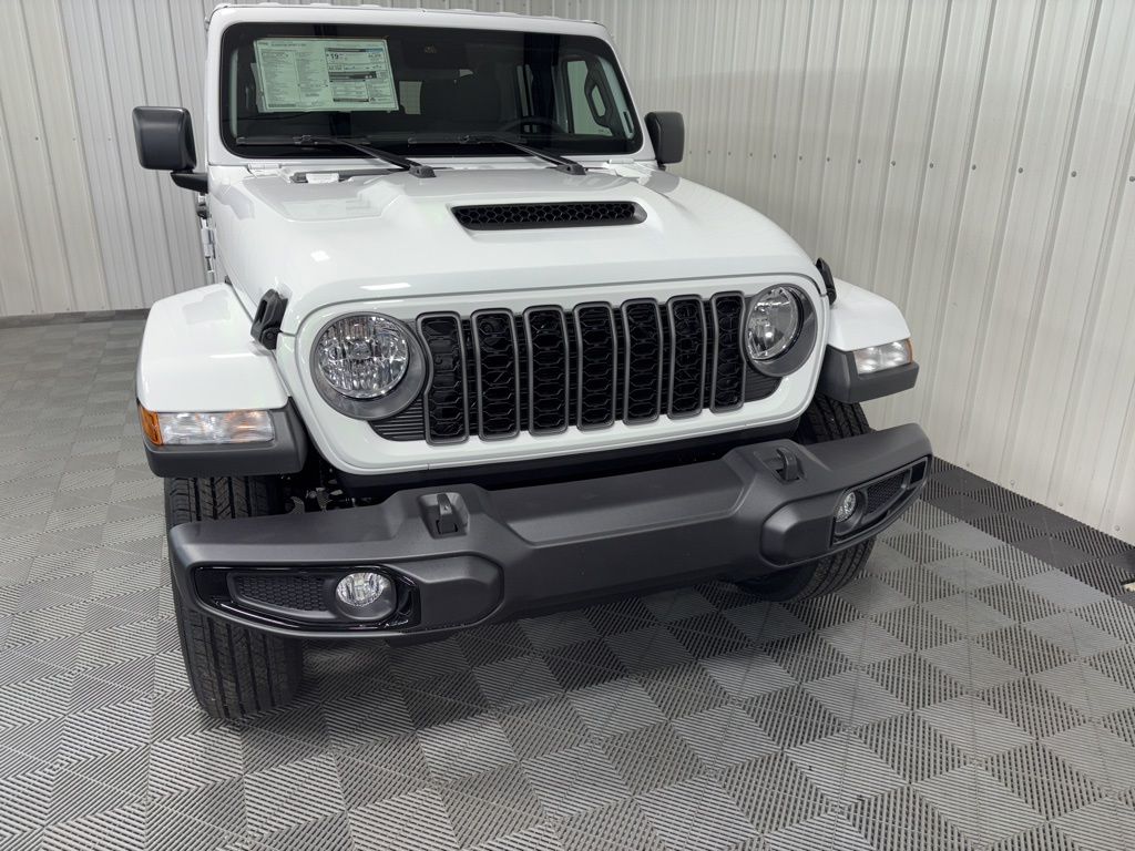 2025 Jeep Gladiator Sport S photo 2