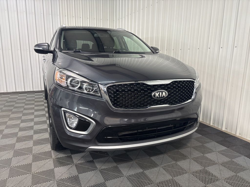 Used 2017 Kia Sorento EX with VIN 5XYPHDA50HG192809 for sale in Celina, OH