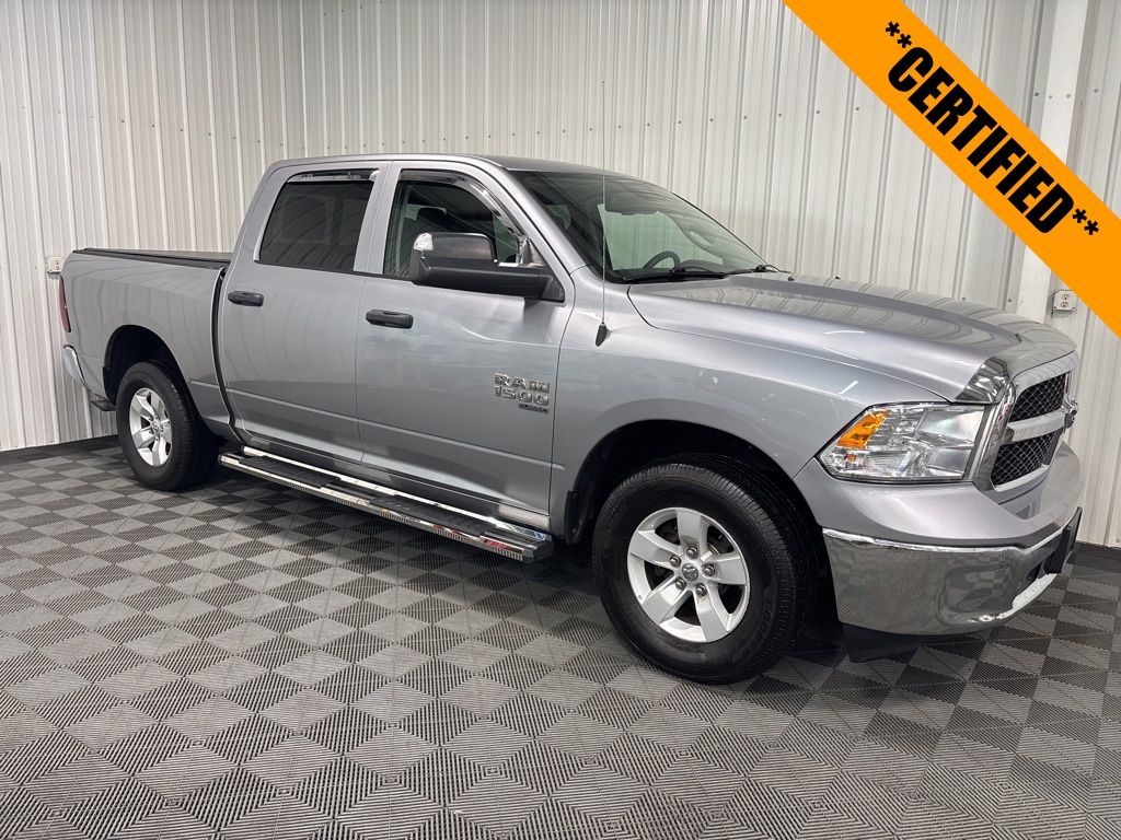 2022 RAM 1500 Classic SLT 4x4 Crew Cab 5'7's photo