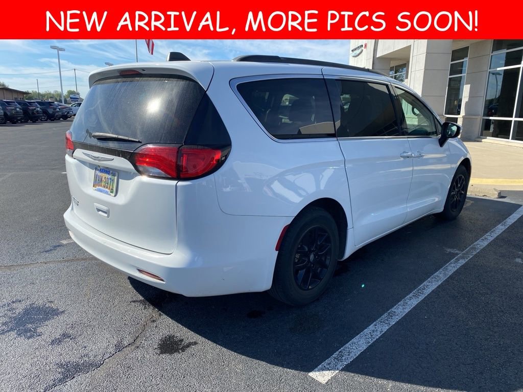 2021 Chrysler Voyager LXi photo 3