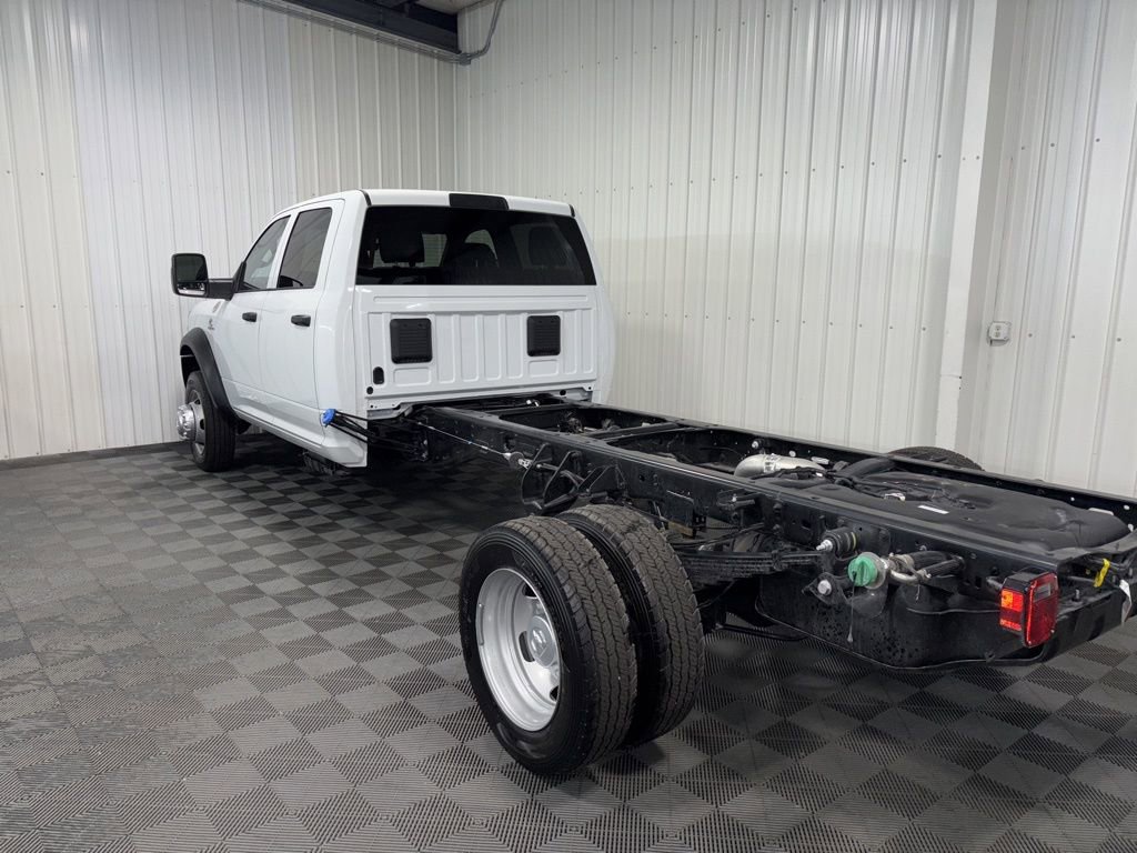 2025 Ram 5500 Tradesman photo 3
