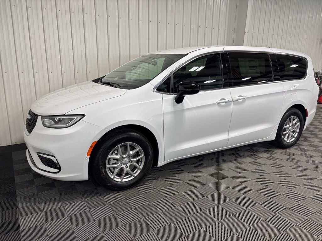 2026 Chrysler Pacifica Select - Photo 7