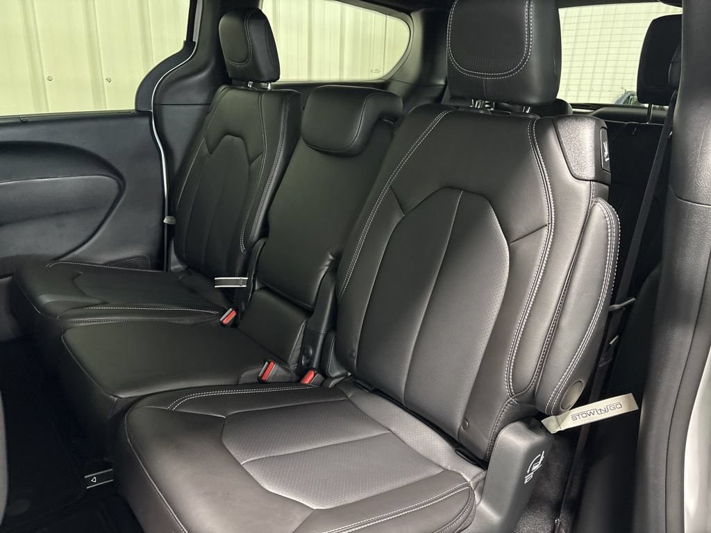 2026 Chrysler Pacifica Select - Photo 13