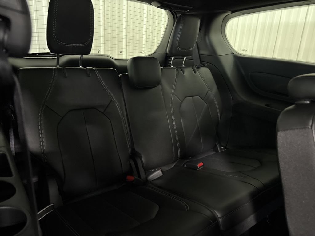 2026 Chrysler Pacifica Select - Photo 19