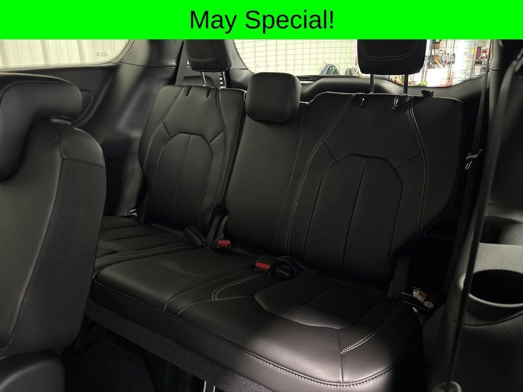 2026 Chrysler Pacifica Select - Photo 14