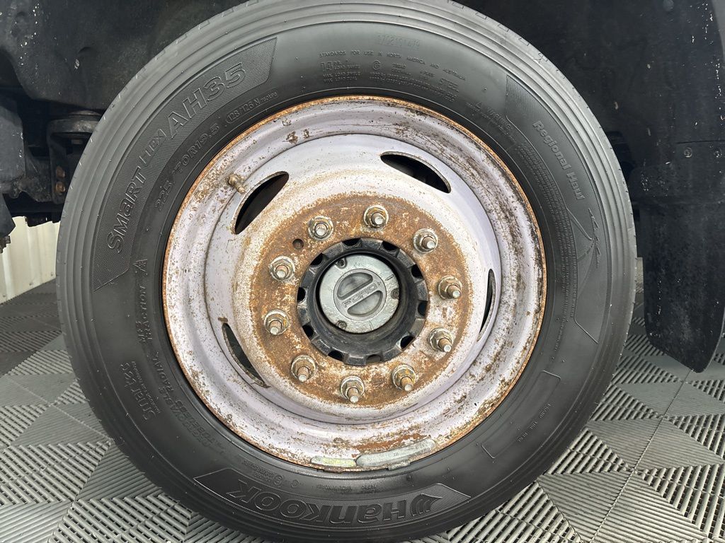 2017 Ford F-550 - Photo 7