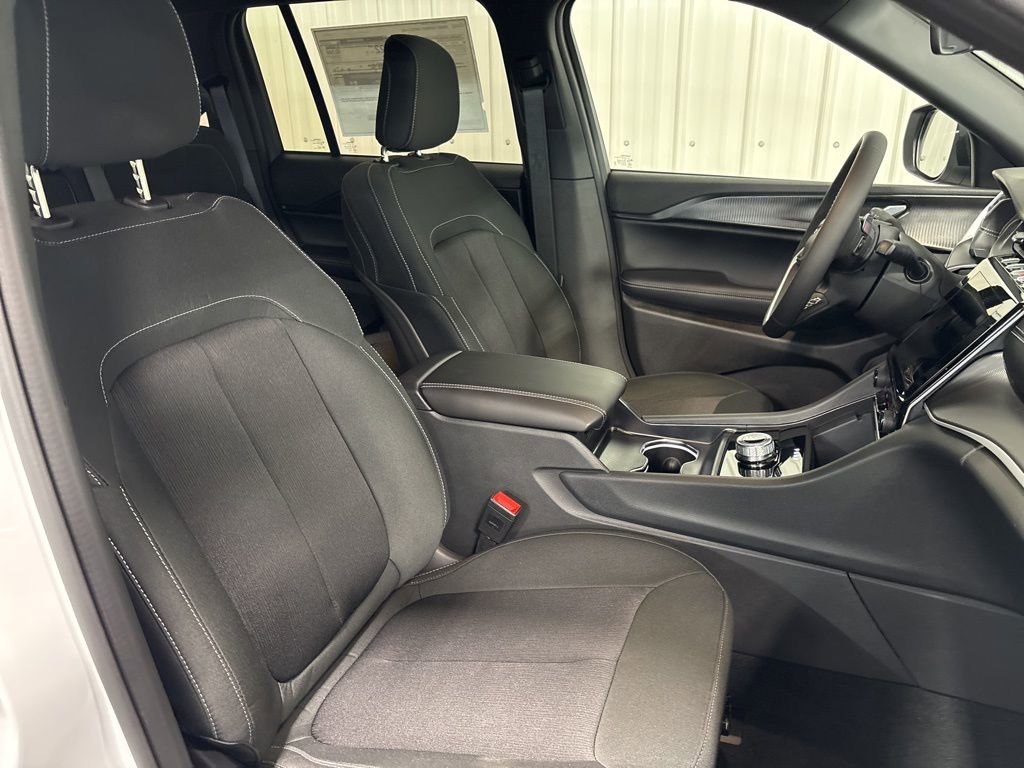 2025 Jeep Grand Cherokee Laredo - Photo 17