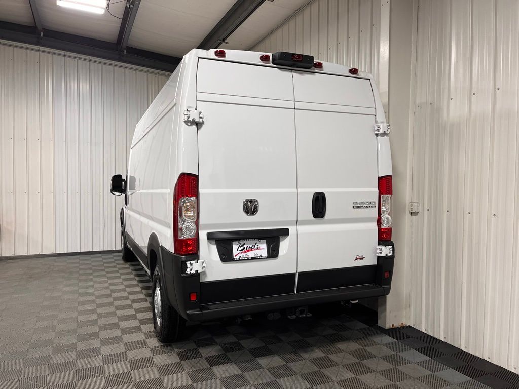 2025 Ram ProMaster 2500 photo 3
