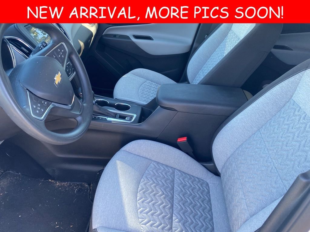 2023 Chevrolet Equinox LS photo 2