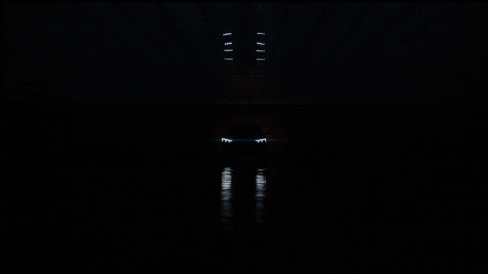 700 × 394