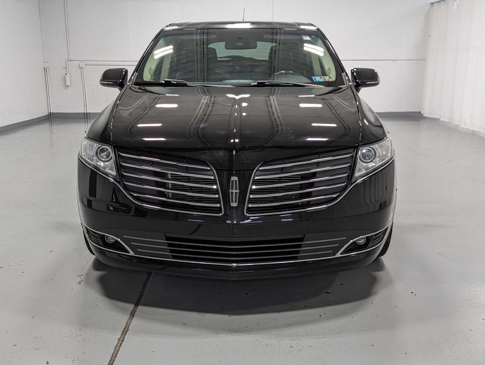 Used 2019 Lincoln MKT Reserve with VIN 2LMHJ5AT4KBL02253 for sale in Greensburg, PA