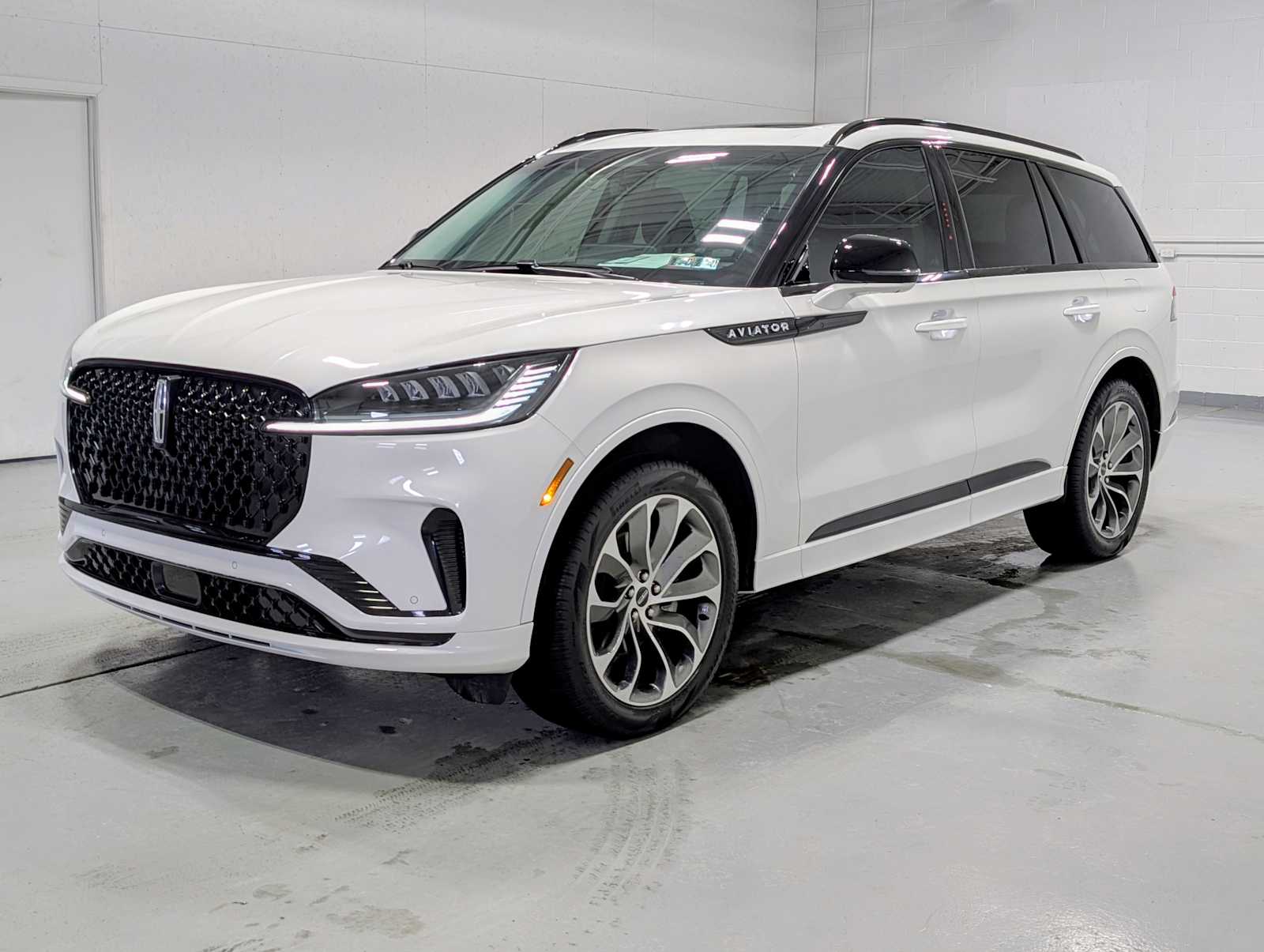 2025 Lincoln Aviator Premiere AWD's photo
