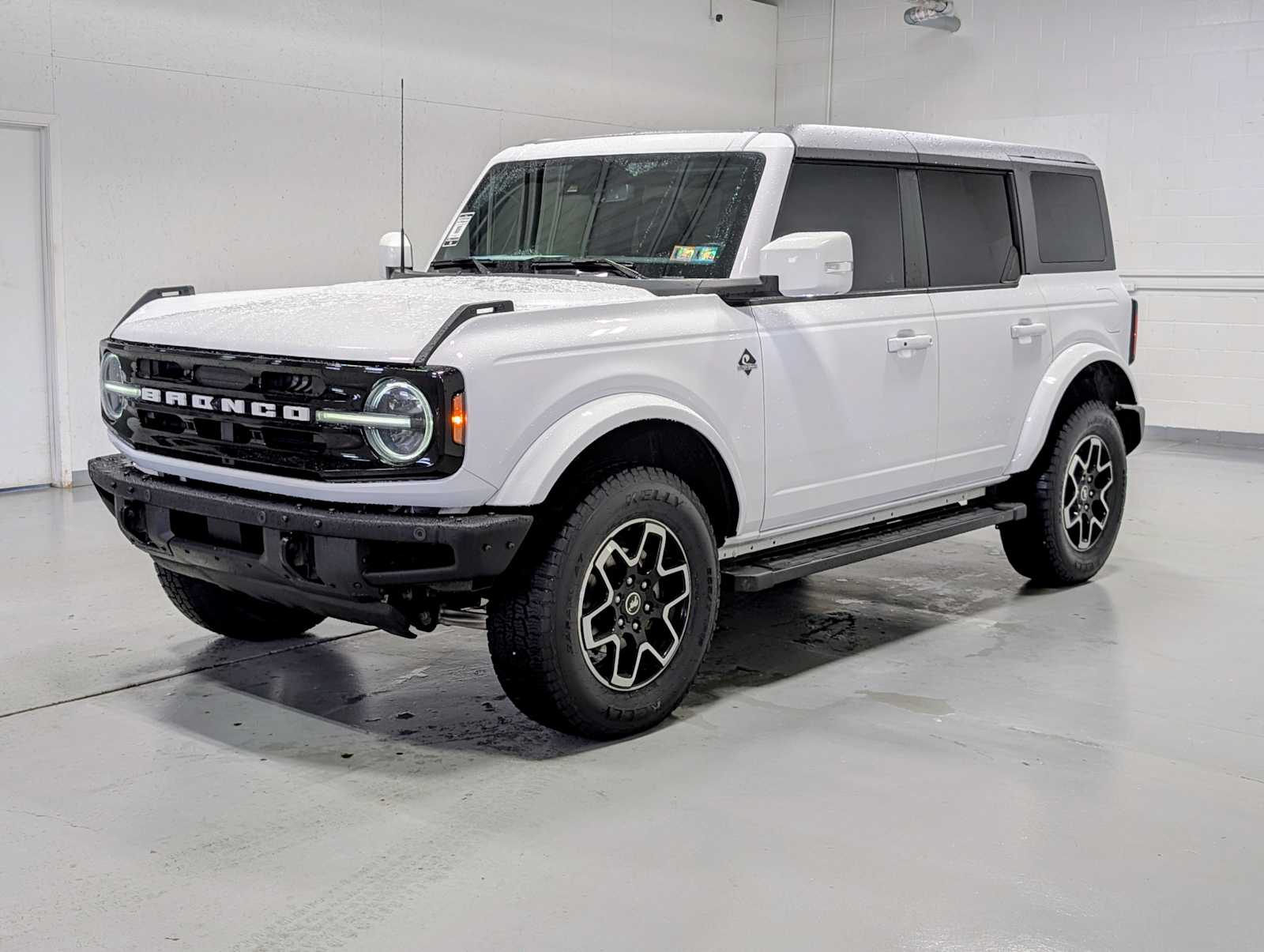2023 Ford Bronco Outer Banks 4x4's photo