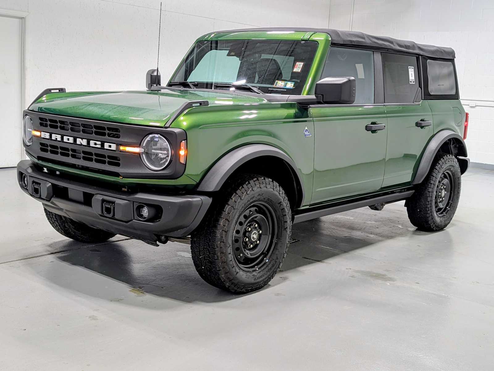 2023 Ford Bronco 4-Door Black Diamond