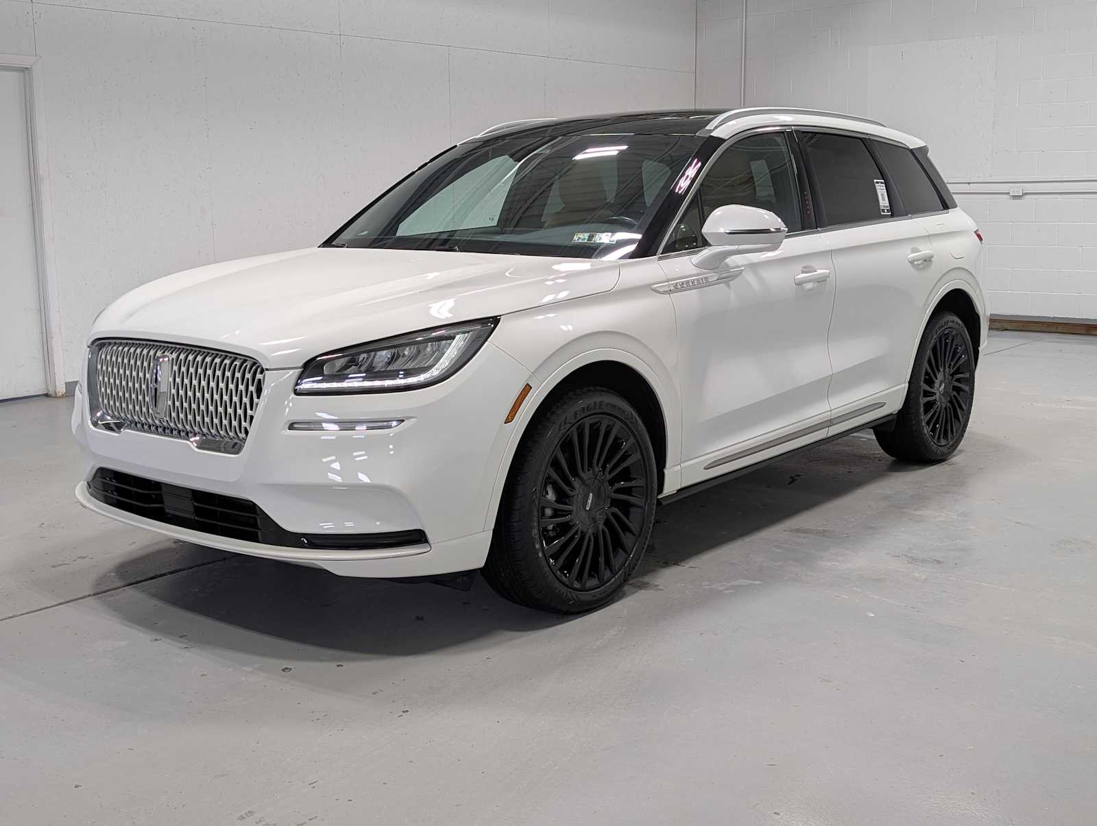 2022 Lincoln Corsair Reserve's photo