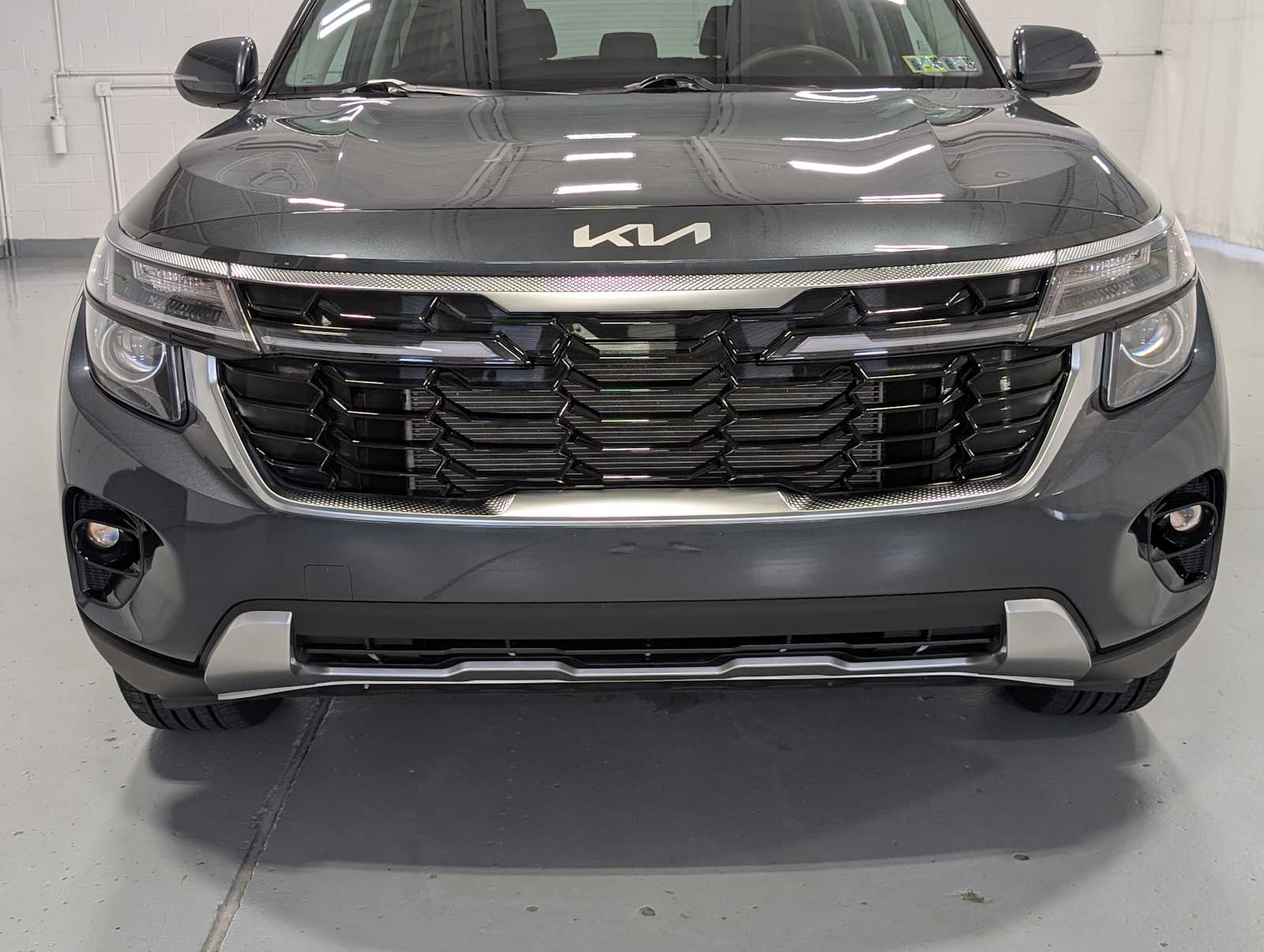 Used 2024 Kia Seltos EX with VIN KNDERCAAXR7561542 for sale in Greensburg, PA
