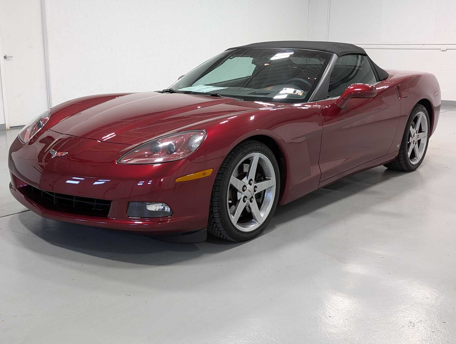 Used 2007 Chevrolet Corvette Base with VIN 1G1YY36U175122816 for sale in Greensburg, PA